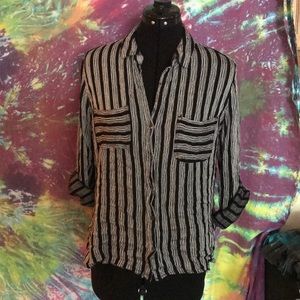Stripe button up